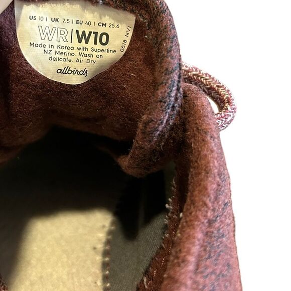 Allbirds Wool Runners Sneakers size 10 in Burgundy Grape - Picture 6 of 8